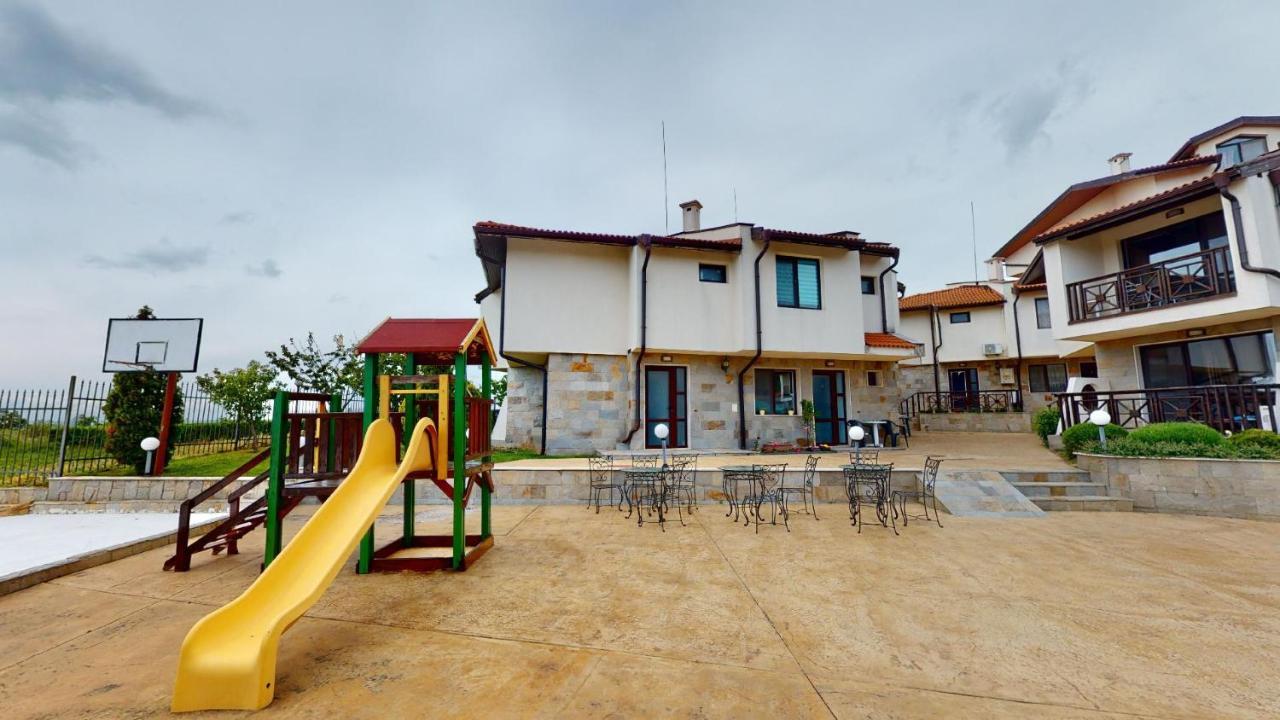 Imperial Heights Villas Sunny Beach Exterior photo
