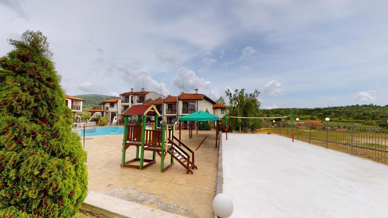 Imperial Heights Villas Sunny Beach Exterior photo