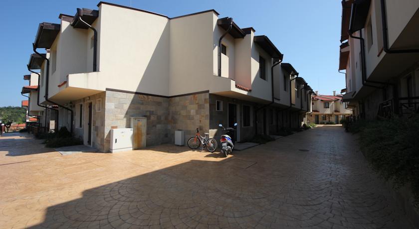 Imperial Heights Villas Sunny Beach Exterior photo